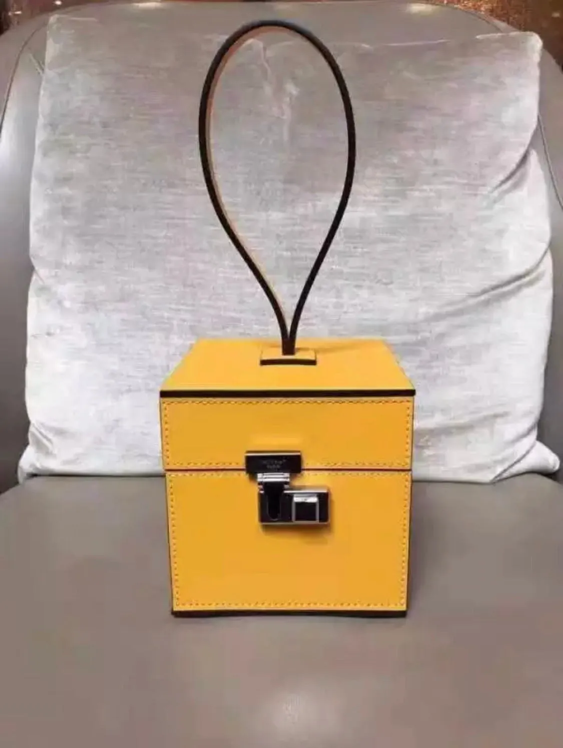 Annette Yellow Bag